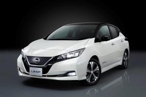 COCHE ELECTRICO NISSAN LEAF PUNTO DE RECARGA