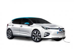 coche Citroen c4 electrico punto de carga powering car